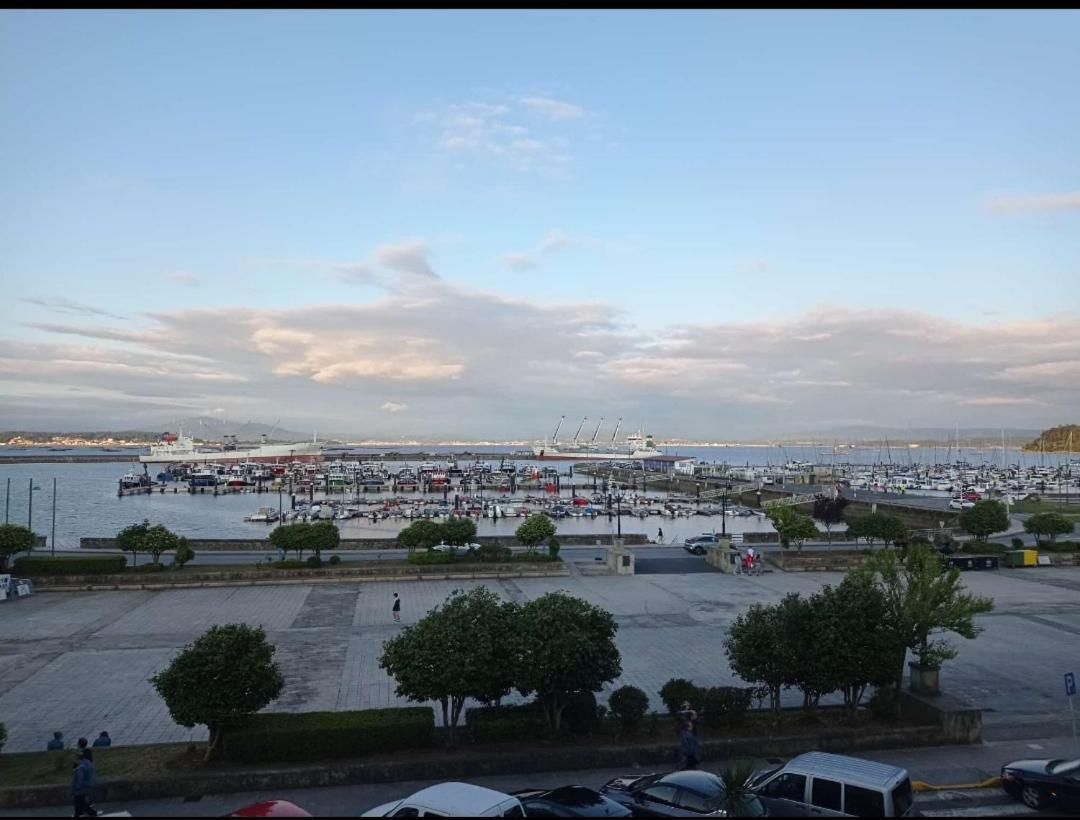 Vistas Al Puerto Appartement Pobra Do Caraminal Kamer foto